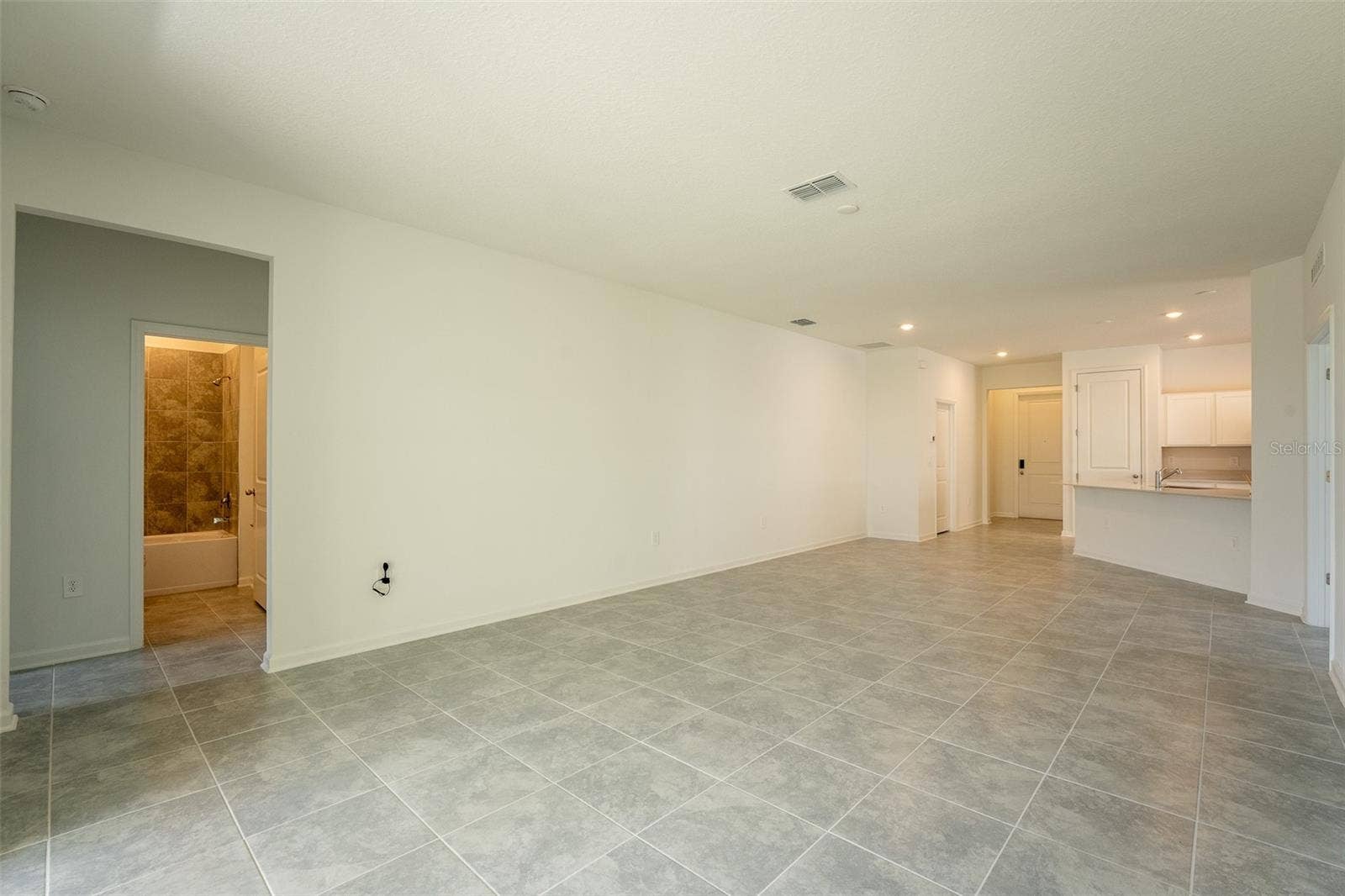 2015 PUNCH BOWL AVENUE, Davenport, FL 33837 2015 PUNCH BOWL AVENUE, Davenport, FL 33837