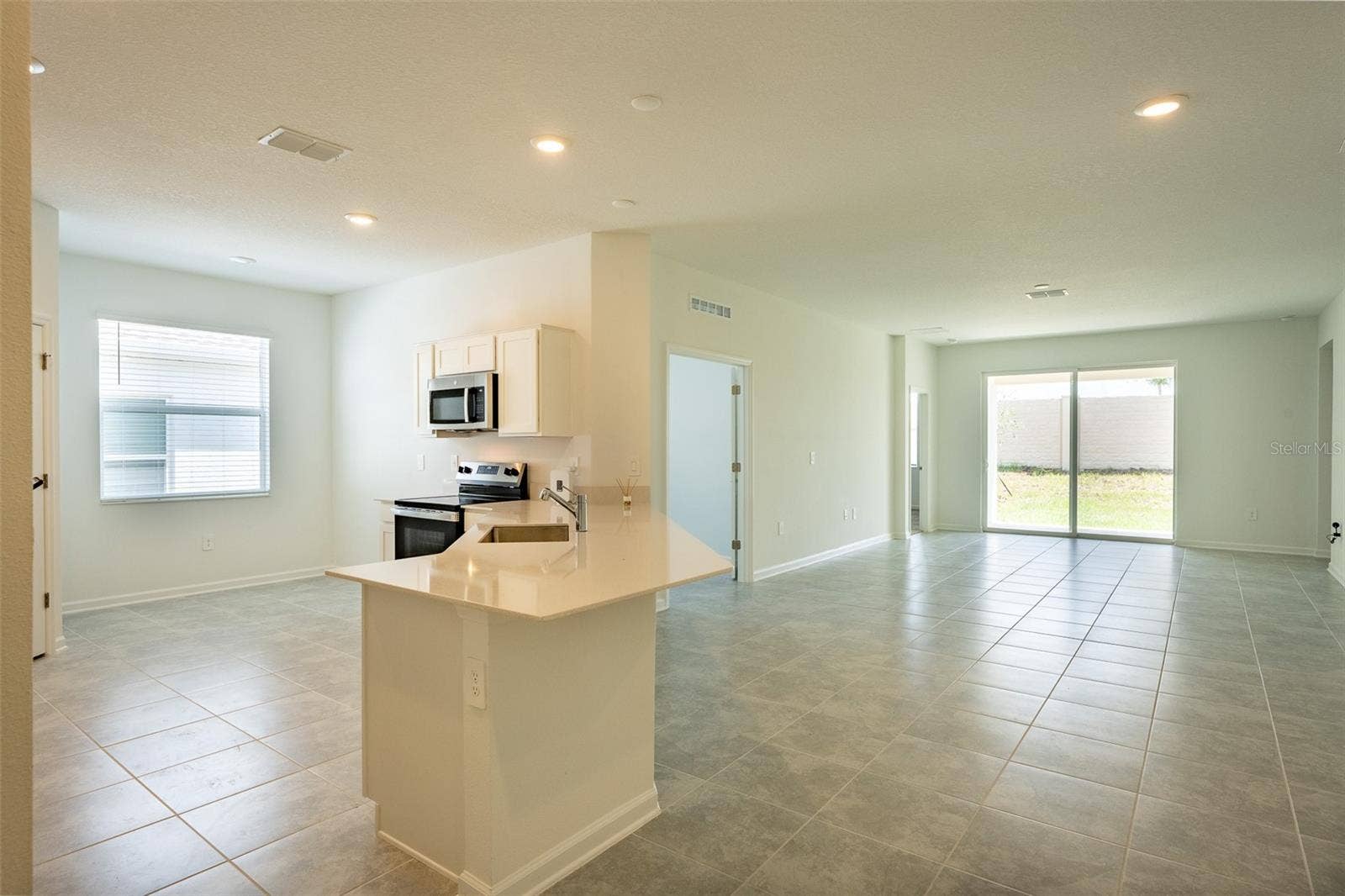 2015 PUNCH BOWL AVENUE, Davenport, FL 33837 2015 PUNCH BOWL AVENUE, Davenport, FL 33837