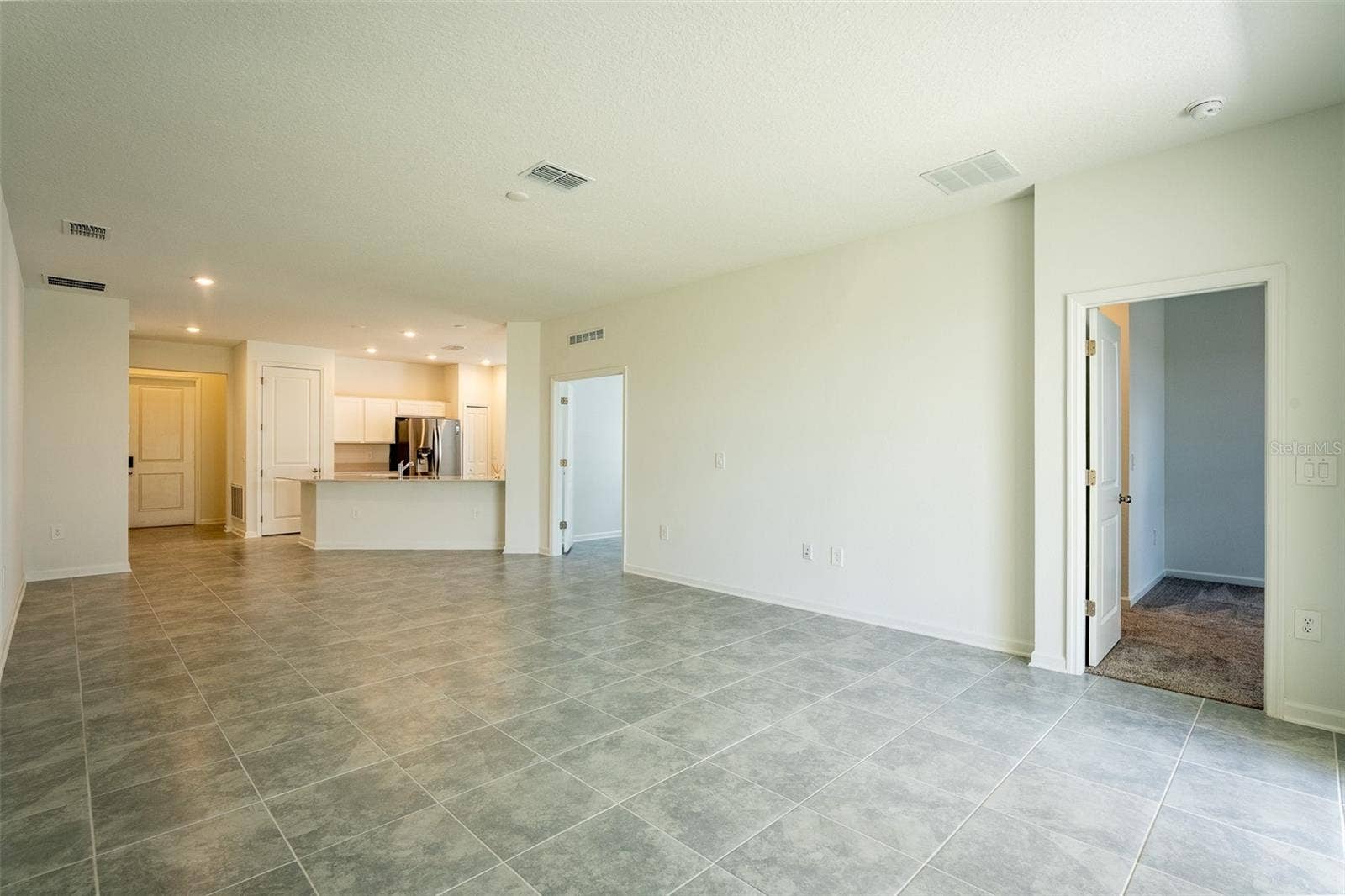 2015 PUNCH BOWL AVENUE, Davenport, FL 33837 2015 PUNCH BOWL AVENUE, Davenport, FL 33837
