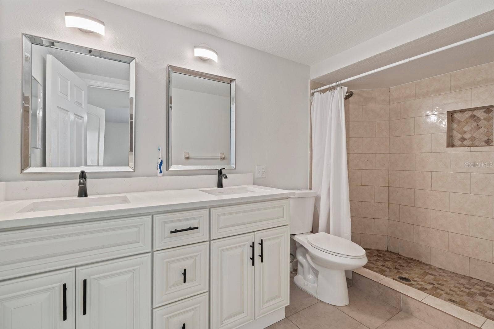 2509 APPY LANE, Apopka, FL 32712 2509 APPY LANE, Apopka, FL 32712