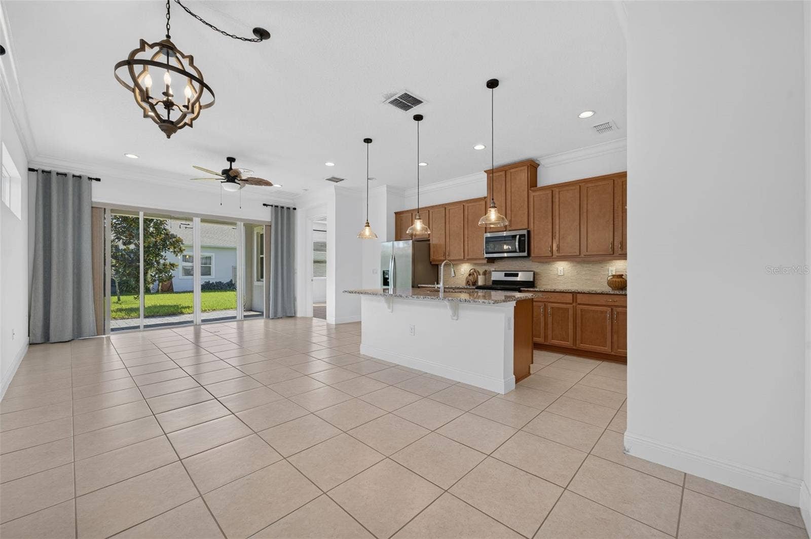 2557 YELLOW BRICK ROAD, St Cloud, FL 34772