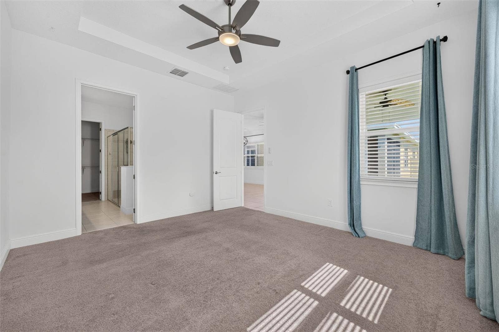 2557 YELLOW BRICK ROAD, St Cloud, FL 34772
