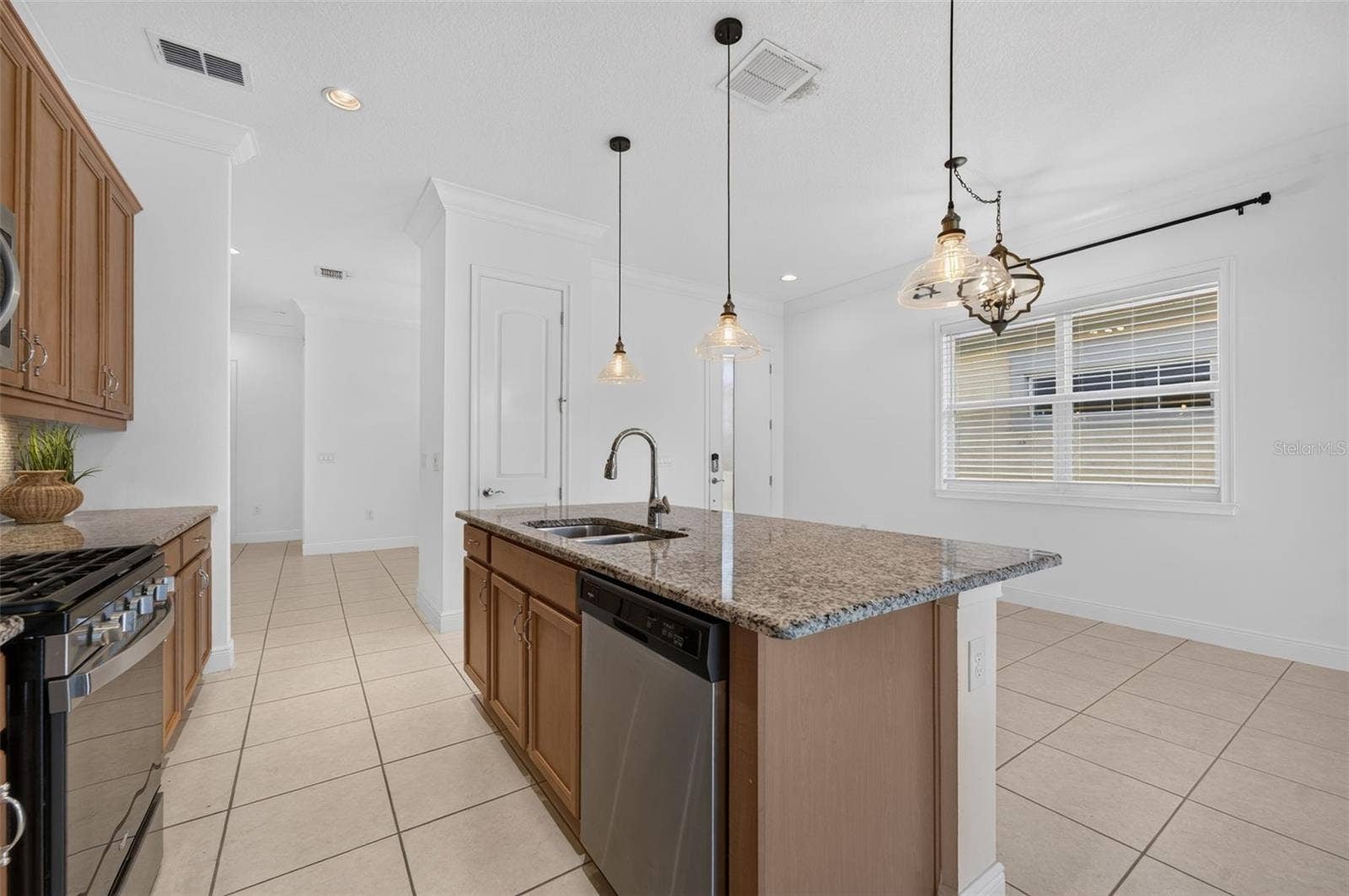 2557 YELLOW BRICK ROAD, St Cloud, FL 34772