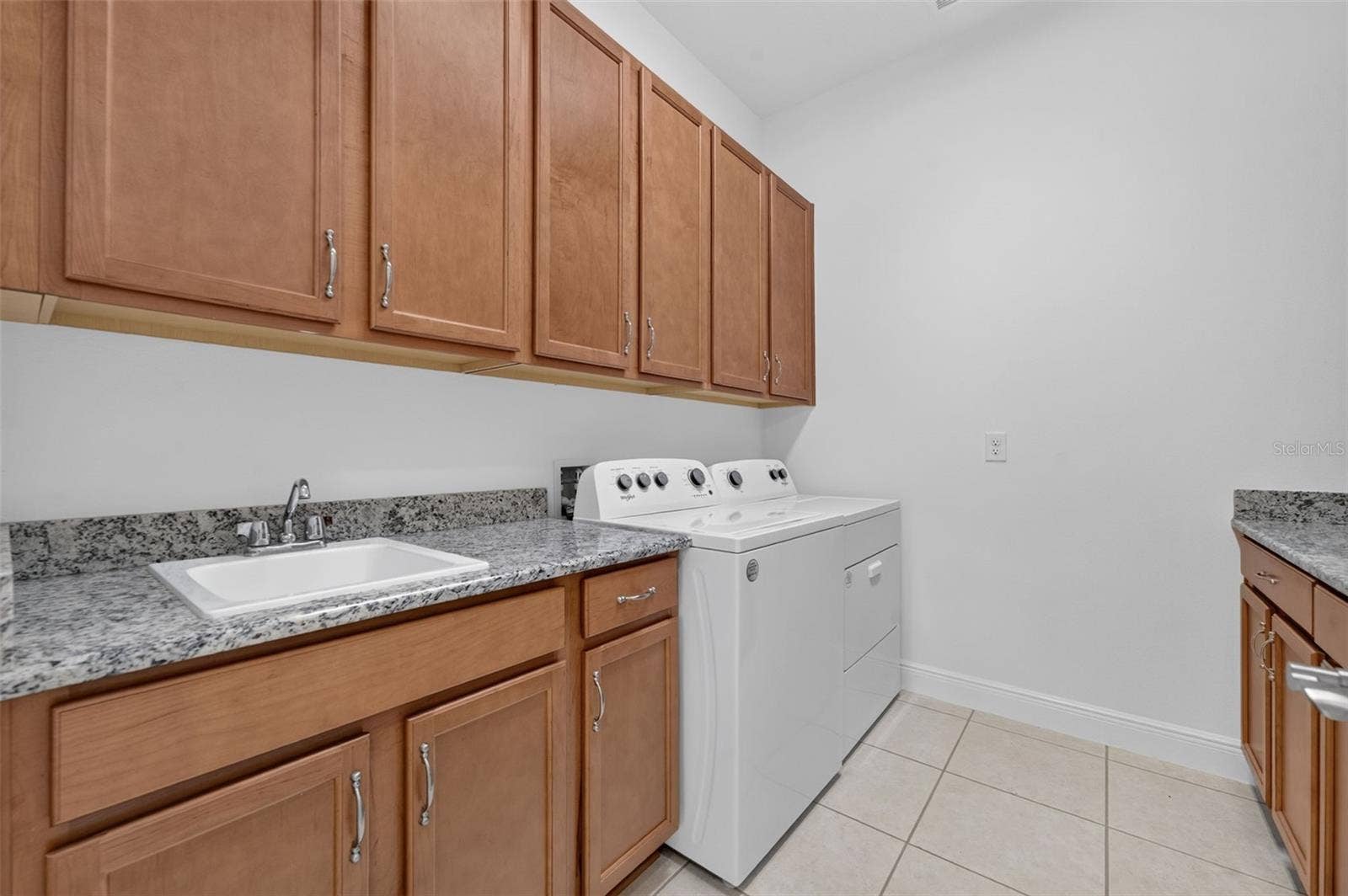 2557 YELLOW BRICK ROAD, St Cloud, FL 34772
