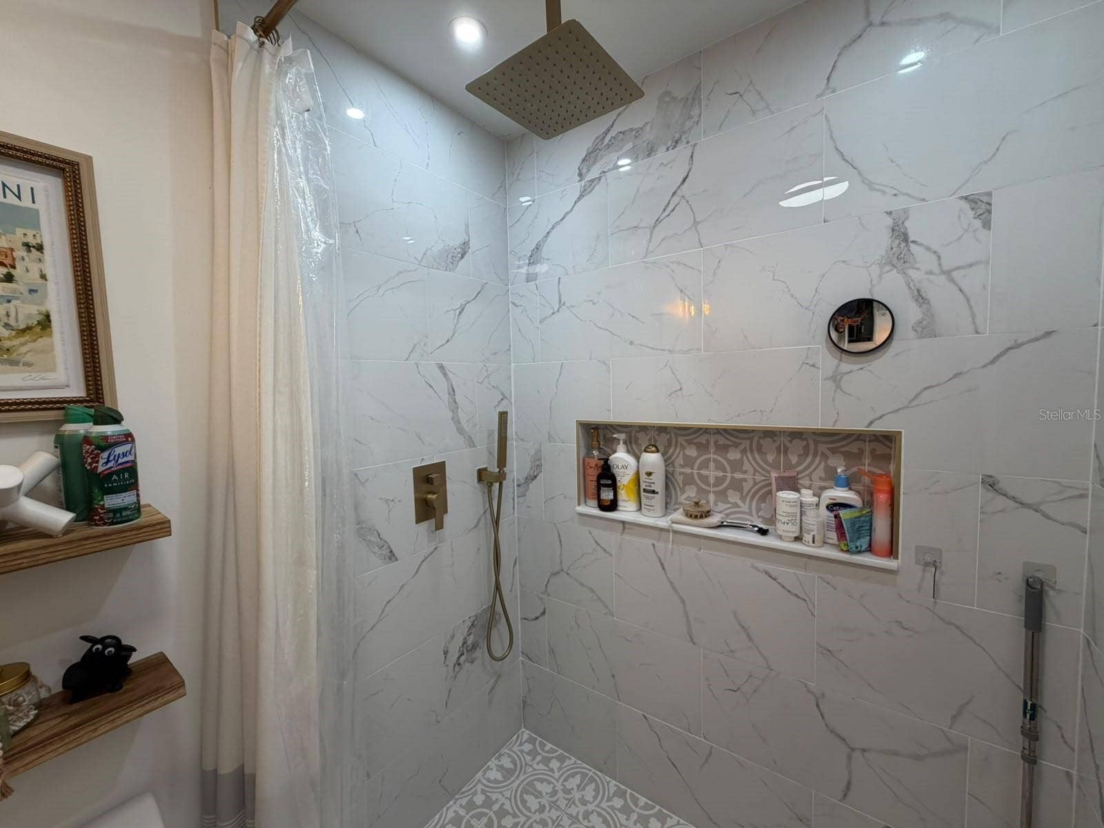 Eustis, FL 32736 Walkin shower