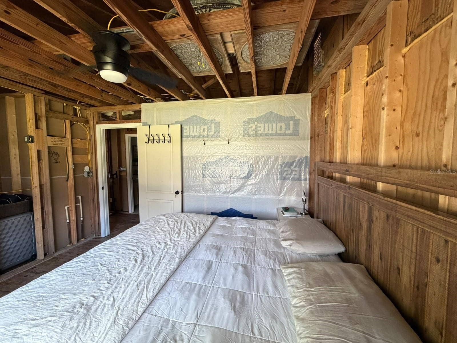 Eustis, FL 32736 Bedroom