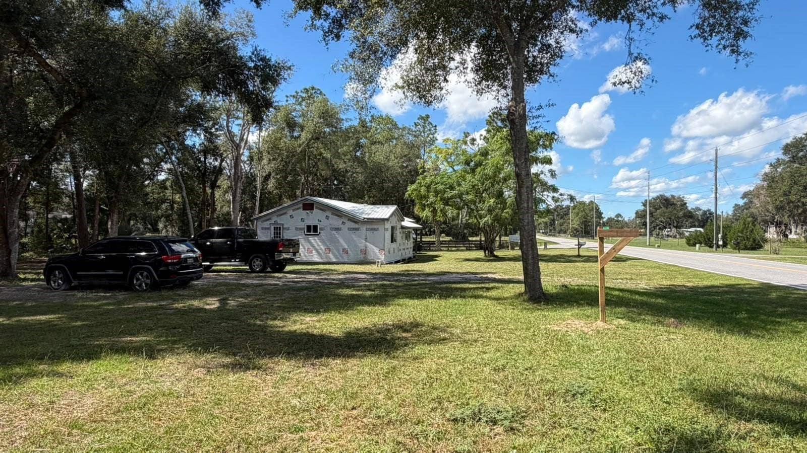 Eustis, FL 32736 Side view