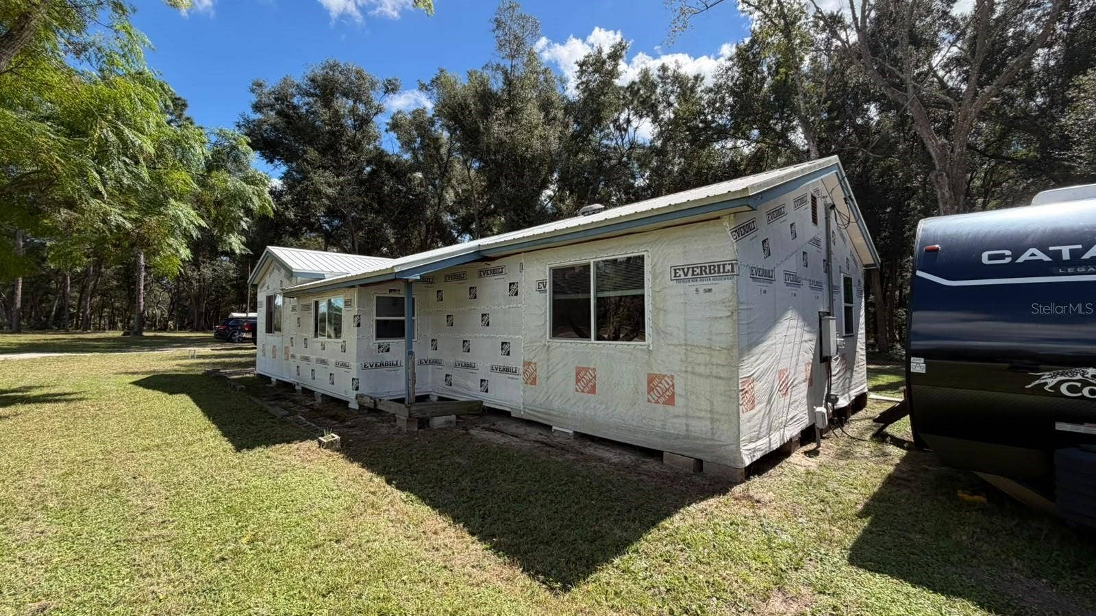 Eustis, FL 32736 Side view of property