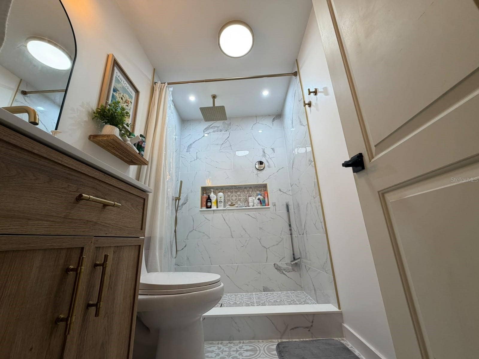 Eustis, FL 32736 bathroom