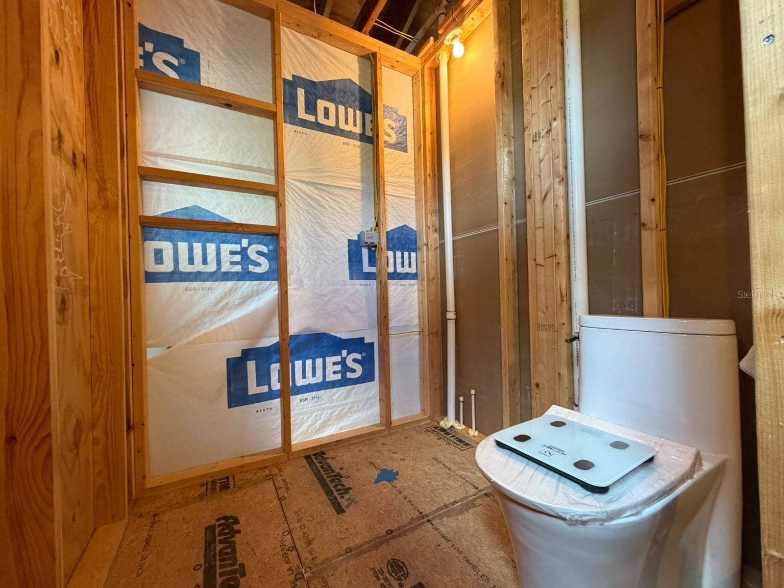 Eustis, FL 32736 Bathroom