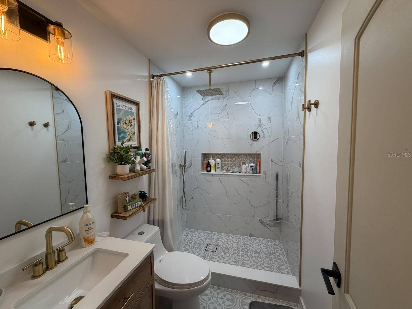 Eustis, FL 32736 Bathroom