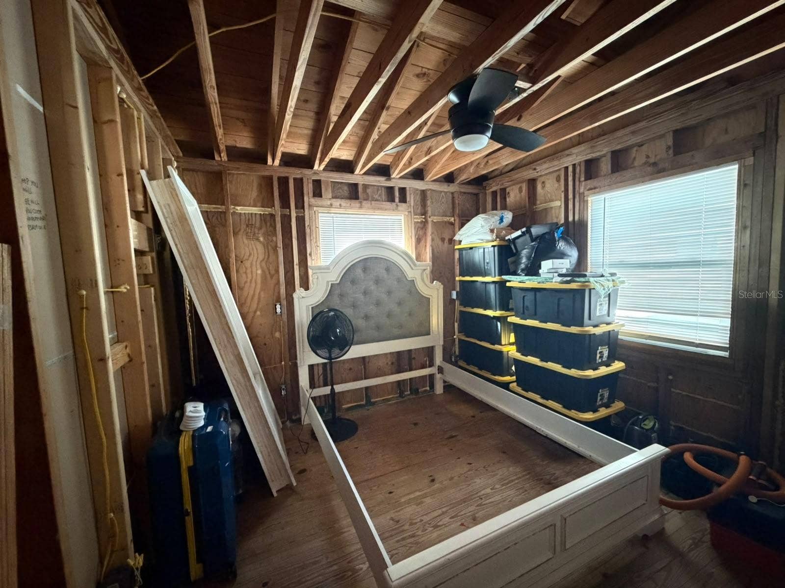 Eustis, FL 32736 Bedroom
