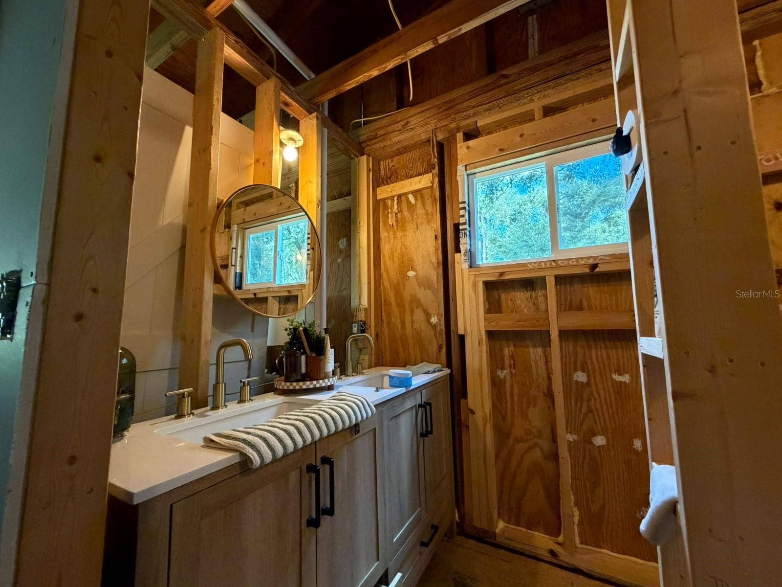 Eustis, FL 32736 Bathroom