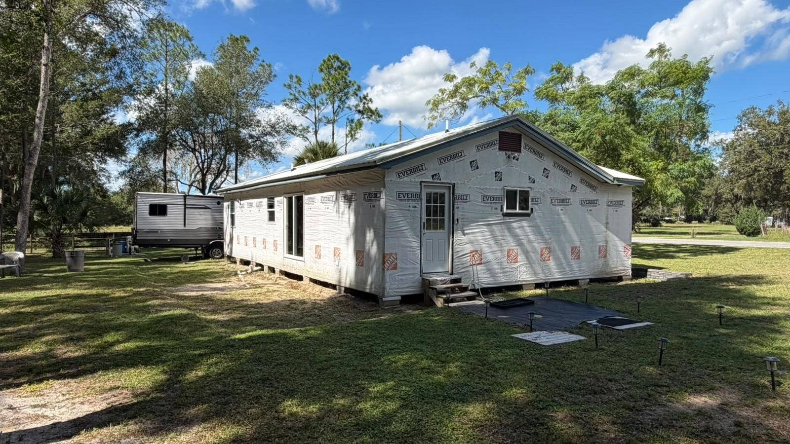 Eustis, FL 32736 Side