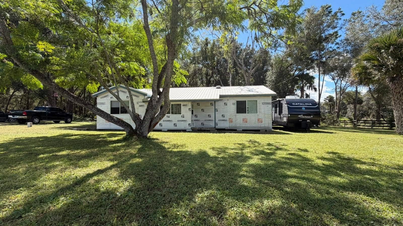 Eustis, FL 32736 front view