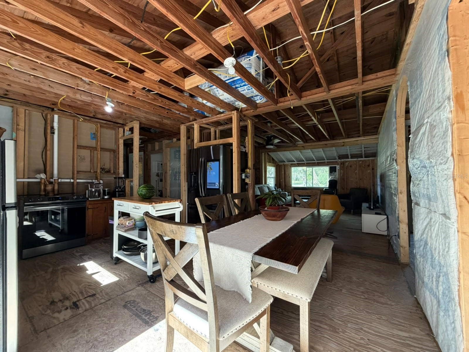 Eustis, FL 32736 Dining area
