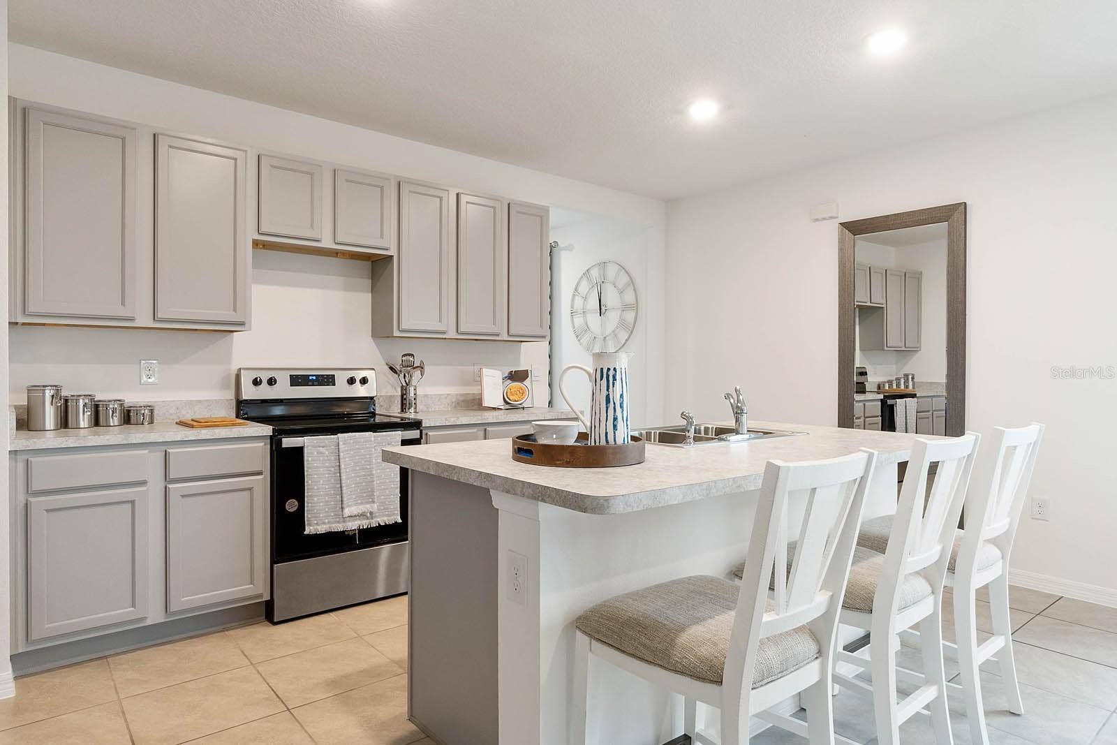 2503 AVALON PARK BOULEVARD, Tavares, FL 32778 2503 AVALON PARK BOULEVARD, Tavares, FL 32778