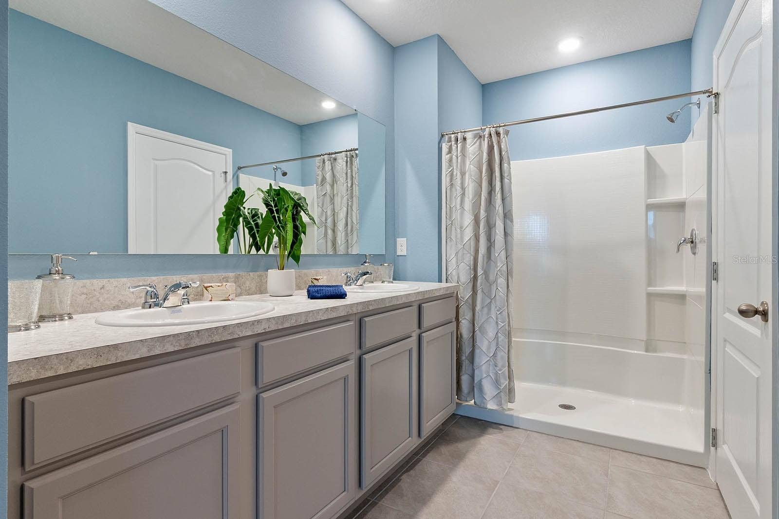 2503 AVALON PARK BOULEVARD, Tavares, FL 32778 2503 AVALON PARK BOULEVARD, Tavares, FL 32778
