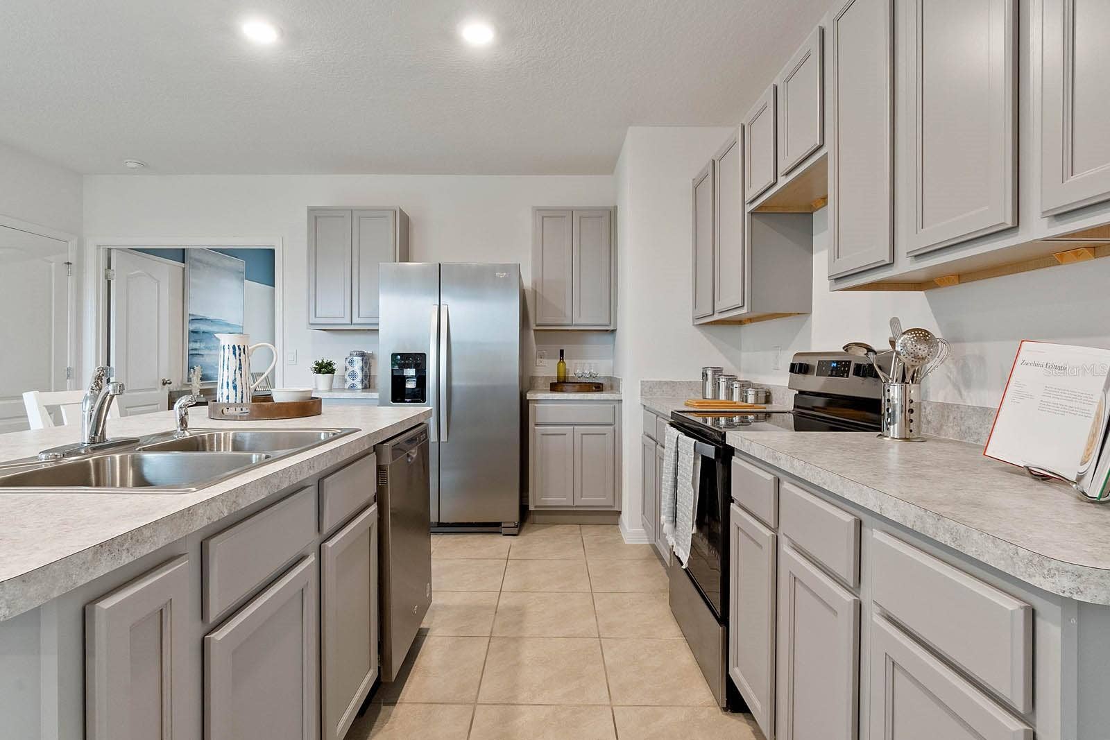2503 AVALON PARK BOULEVARD, Tavares, FL 32778 2503 AVALON PARK BOULEVARD, Tavares, FL 32778