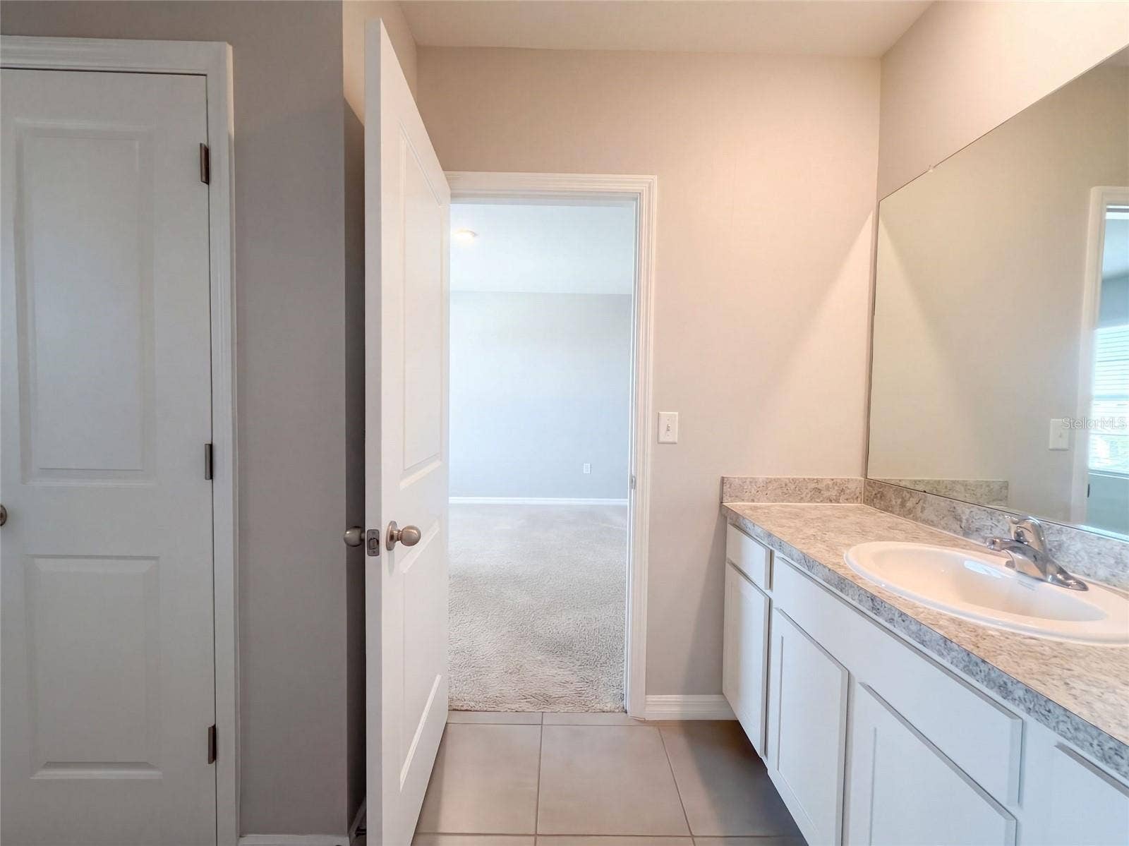 585 BARRIER REEF STREET, Ruskin, FL 33570
