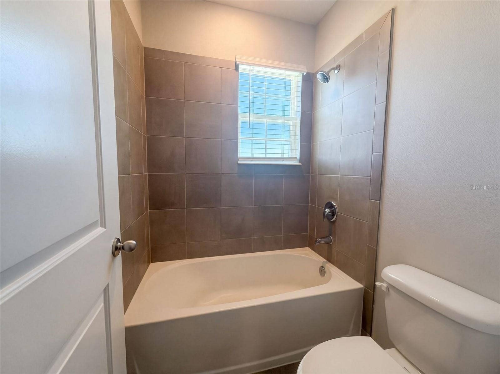 585 BARRIER REEF STREET, Ruskin, FL 33570