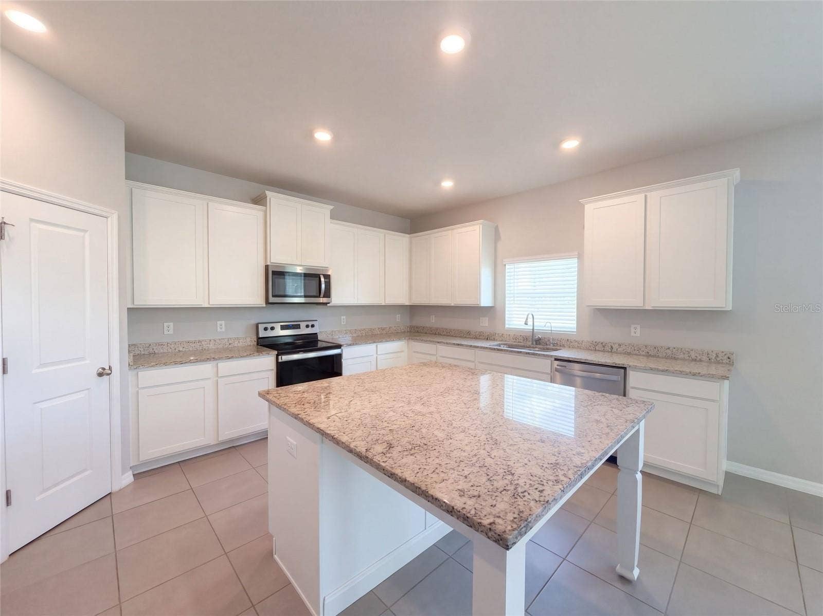 585 BARRIER REEF STREET, Ruskin, FL 33570