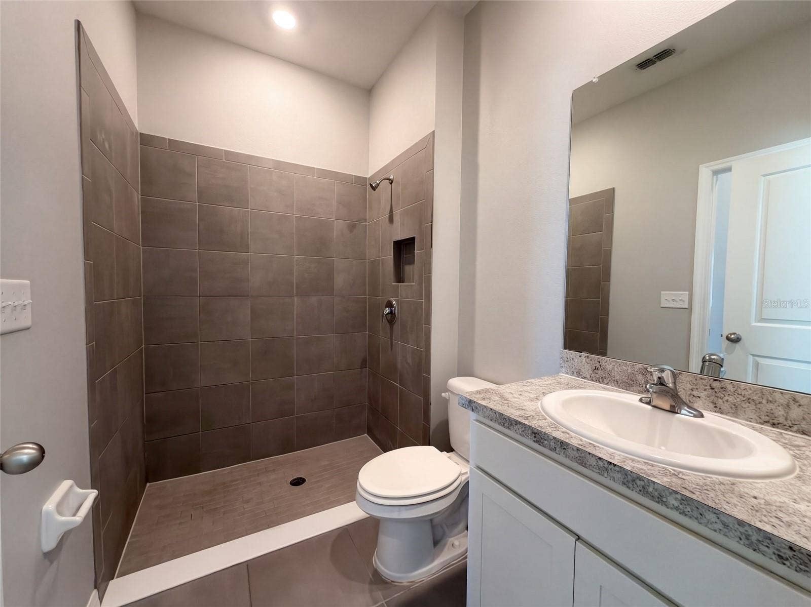 585 BARRIER REEF STREET, Ruskin, FL 33570