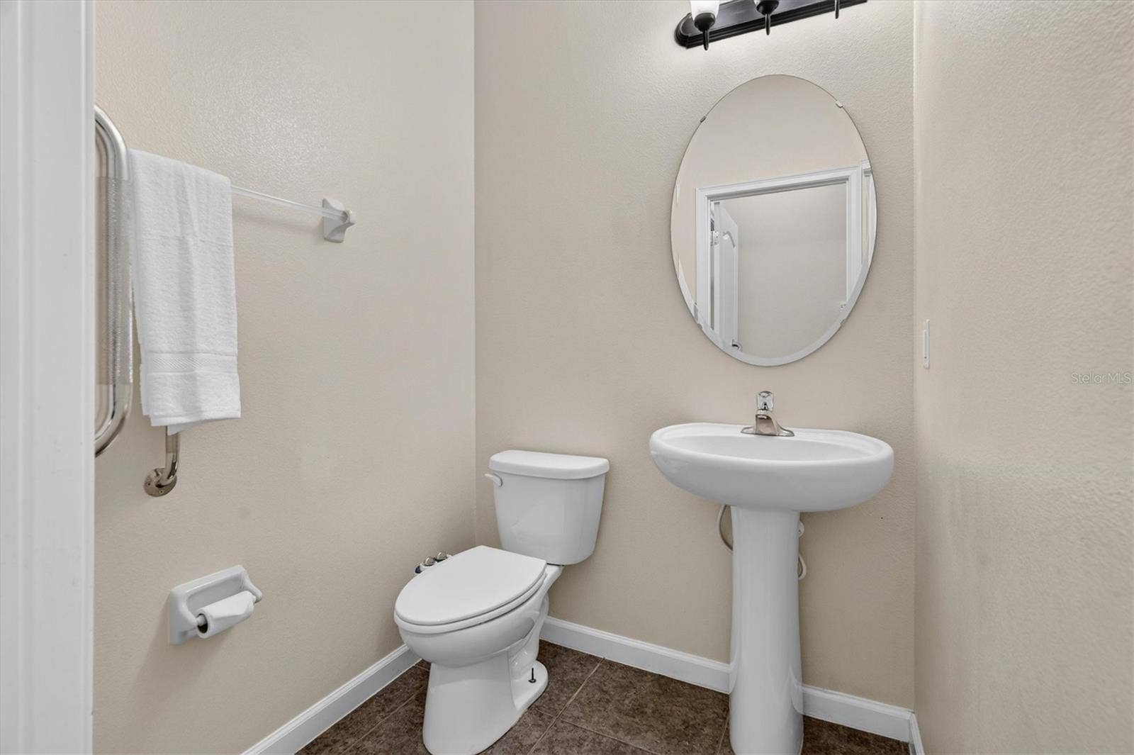 2315 NATOMA BOULEVARD, Mount Dora, FL 32757 Half bath on first floor