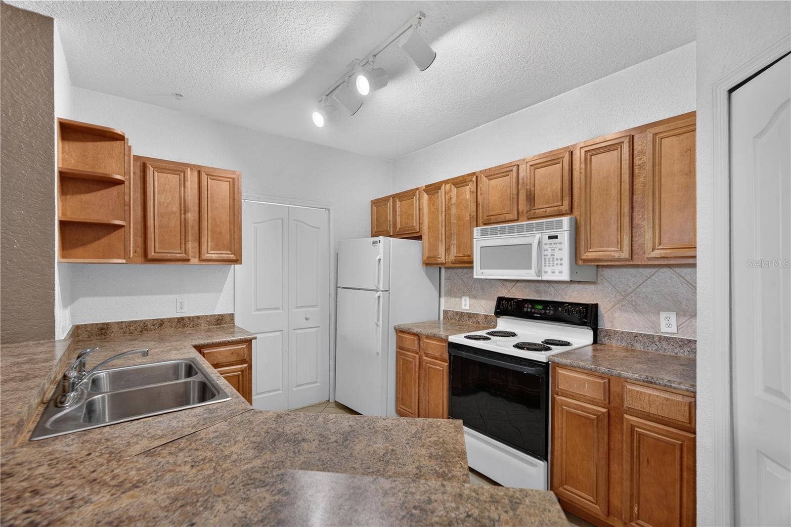 6149 METROWEST BOULEVARD, #308, Orlando, FL 32835