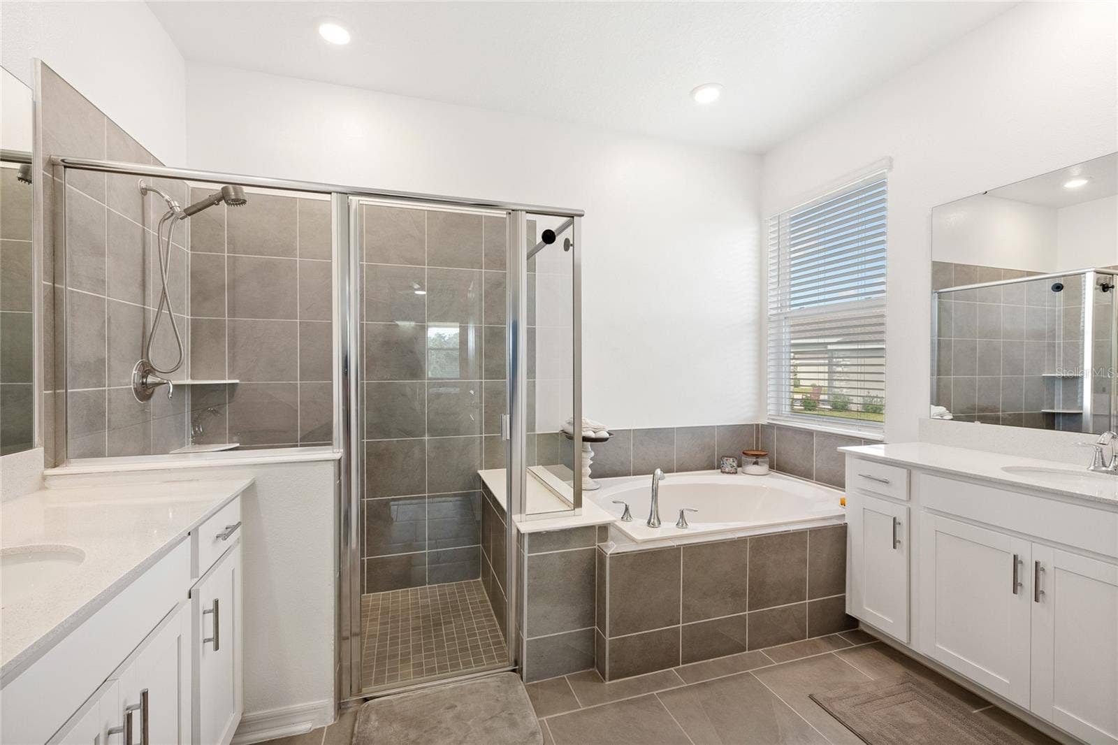 6025 CLAYSTONE WAY, Mount Dora, FL 32757