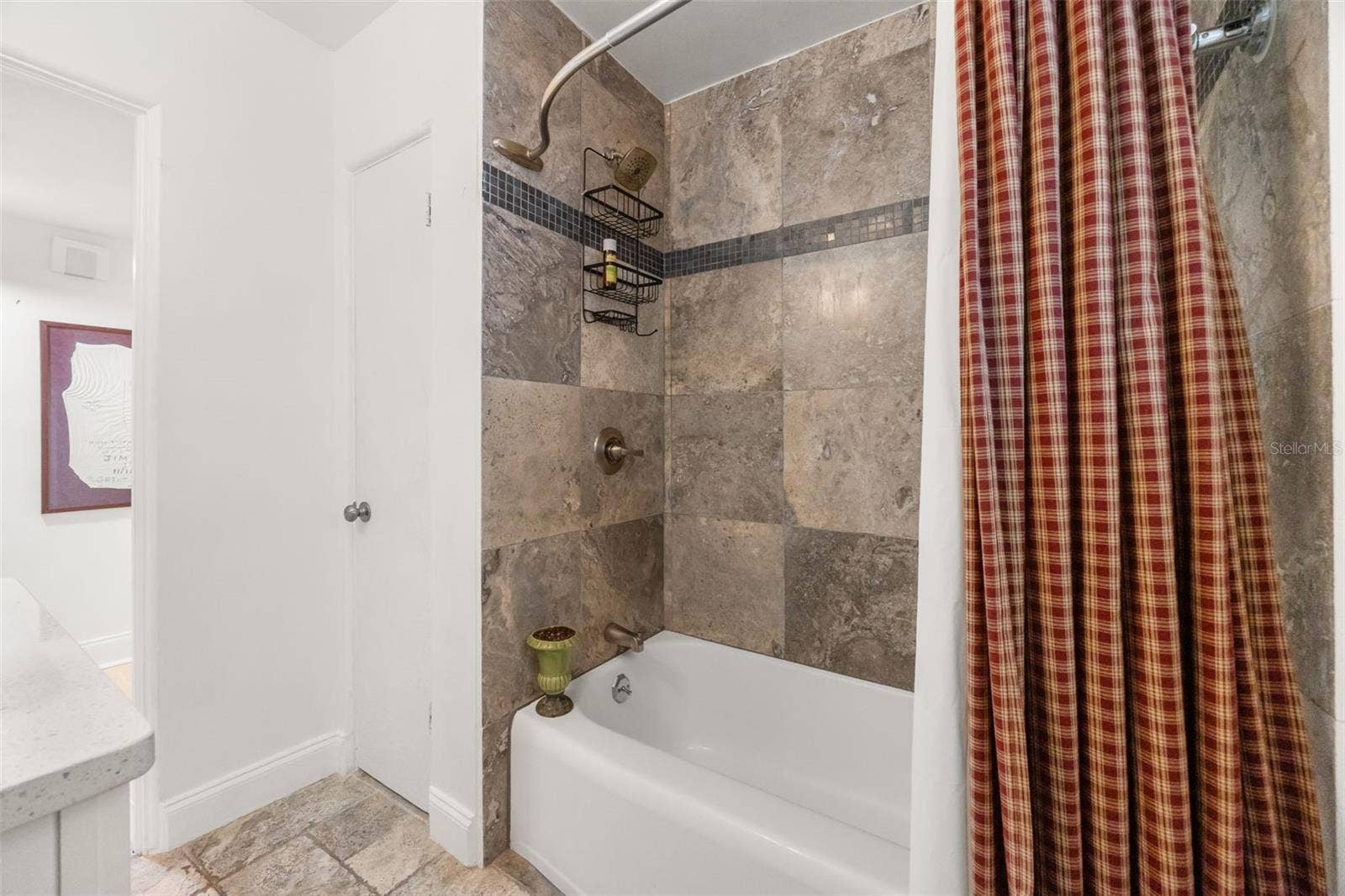 616 STRATHMORE DRIVE, Orlando, FL 32803 616 STRATHMORE DRIVE, Orlando, FL 32803