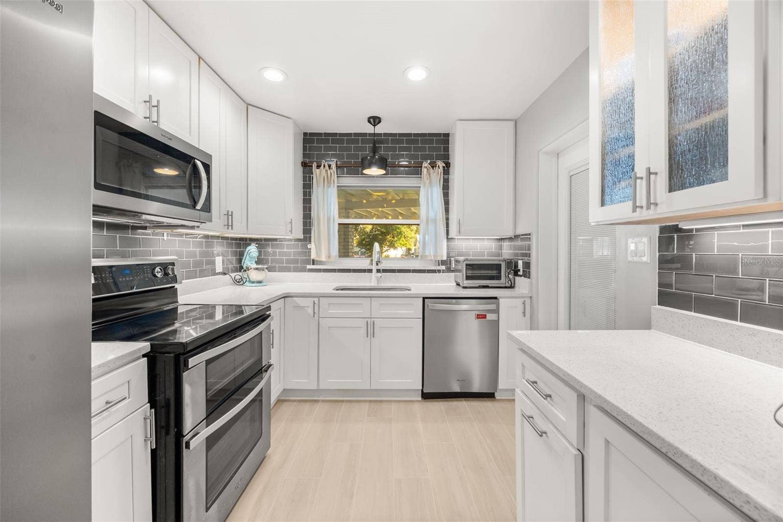 616 STRATHMORE DRIVE, Orlando, FL 32803 616 STRATHMORE DRIVE, Orlando, FL 32803