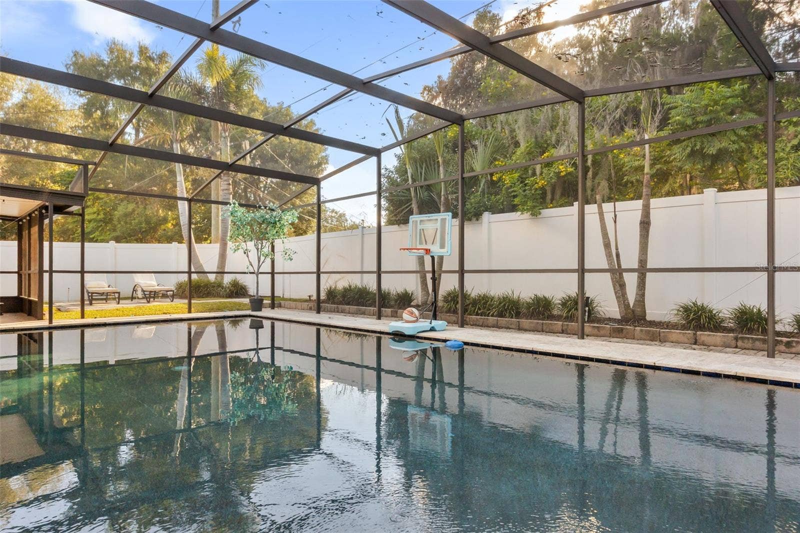 616 STRATHMORE DRIVE, Orlando, FL 32803 616 STRATHMORE DRIVE, Orlando, FL 32803