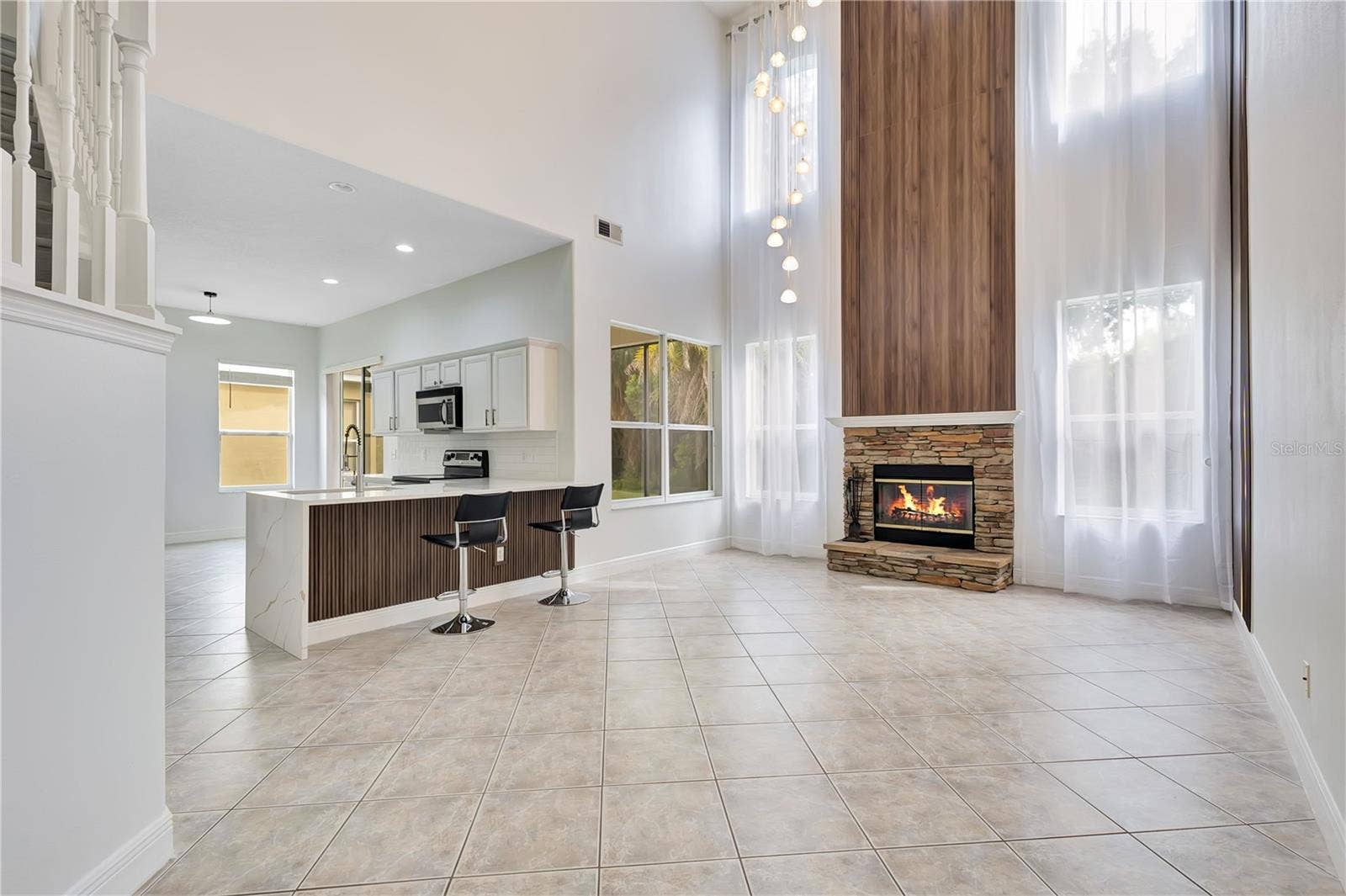 2165 THE OAKS BOULEVARD, Kissimmee, FL 34746 2165 THE OAKS BOULEVARD, Kissimmee, FL 34746