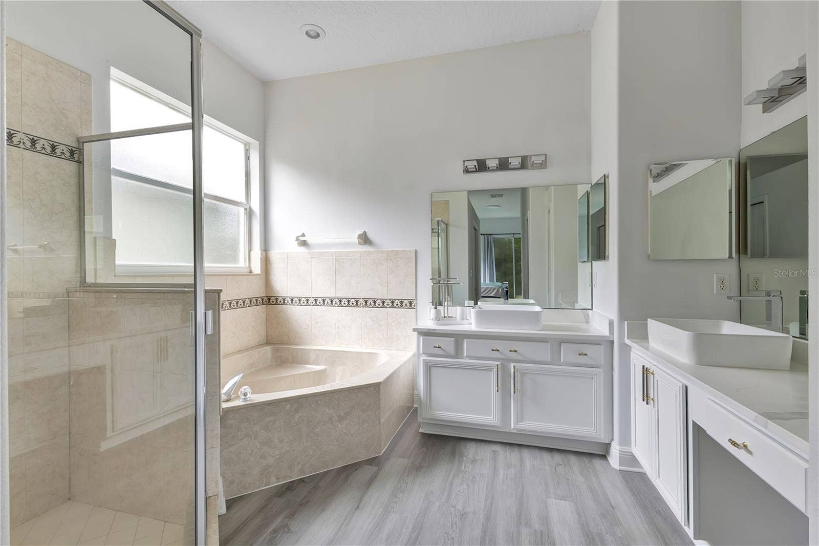 2165 THE OAKS BOULEVARD, Kissimmee, FL 34746 2165 THE OAKS BOULEVARD, Kissimmee, FL 34746
