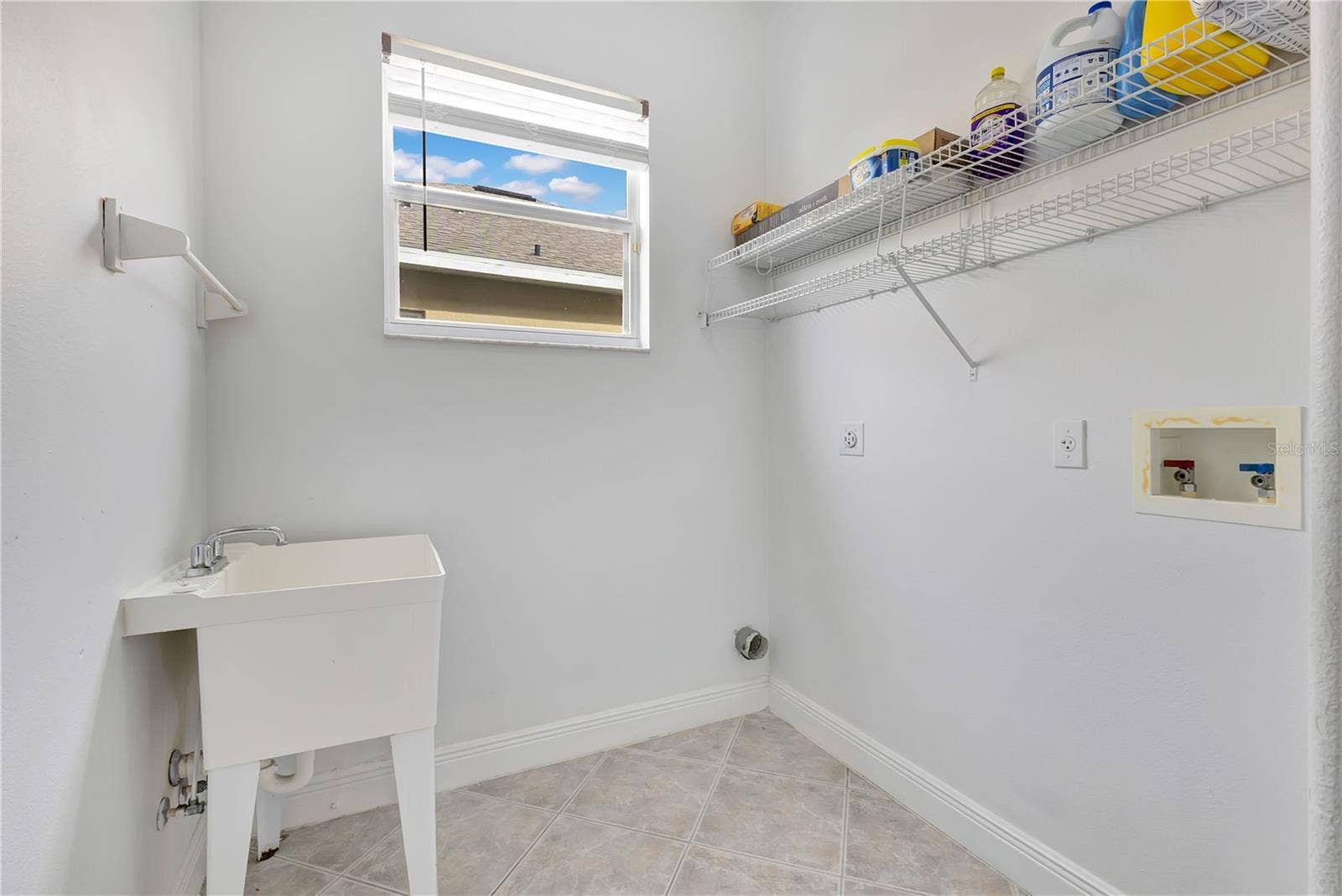 2165 THE OAKS BOULEVARD, Kissimmee, FL 34746 2165 THE OAKS BOULEVARD, Kissimmee, FL 34746