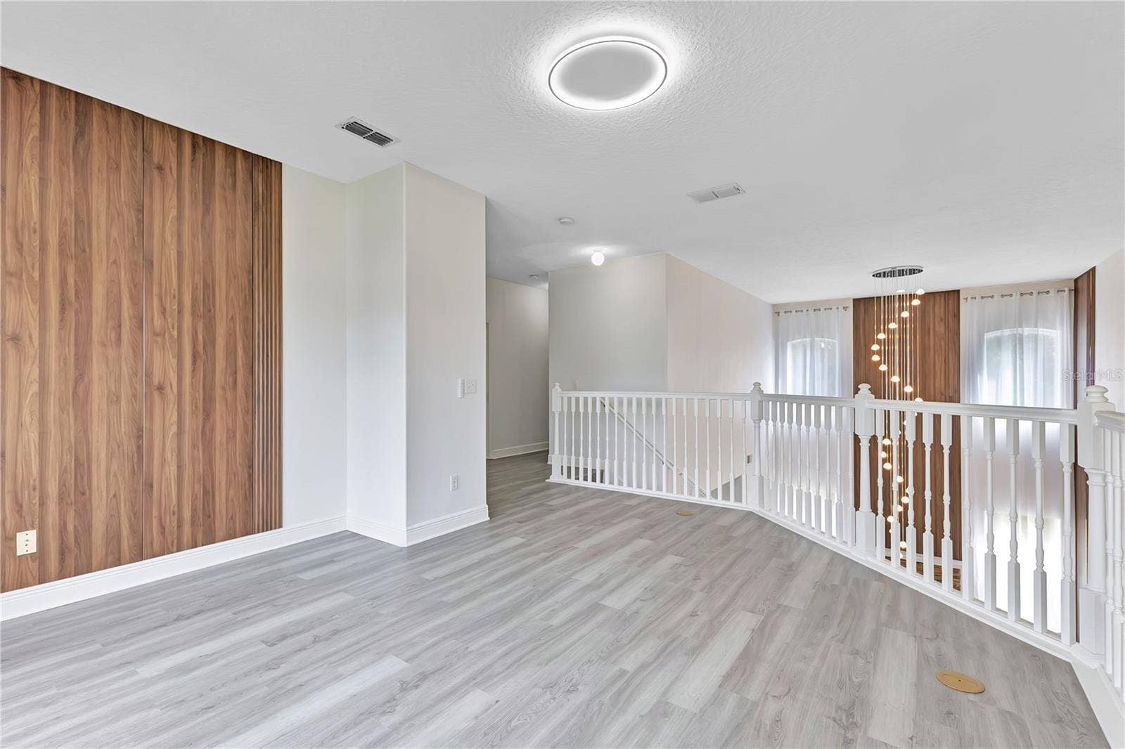 2165 THE OAKS BOULEVARD, Kissimmee, FL 34746 2165 THE OAKS BOULEVARD, Kissimmee, FL 34746