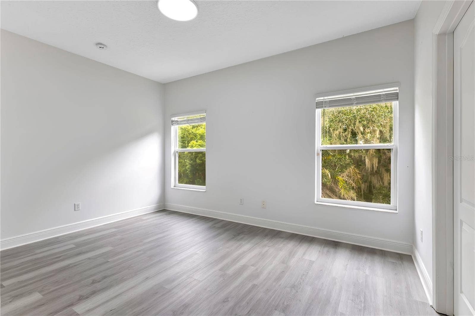 2165 THE OAKS BOULEVARD, Kissimmee, FL 34746 2165 THE OAKS BOULEVARD, Kissimmee, FL 34746