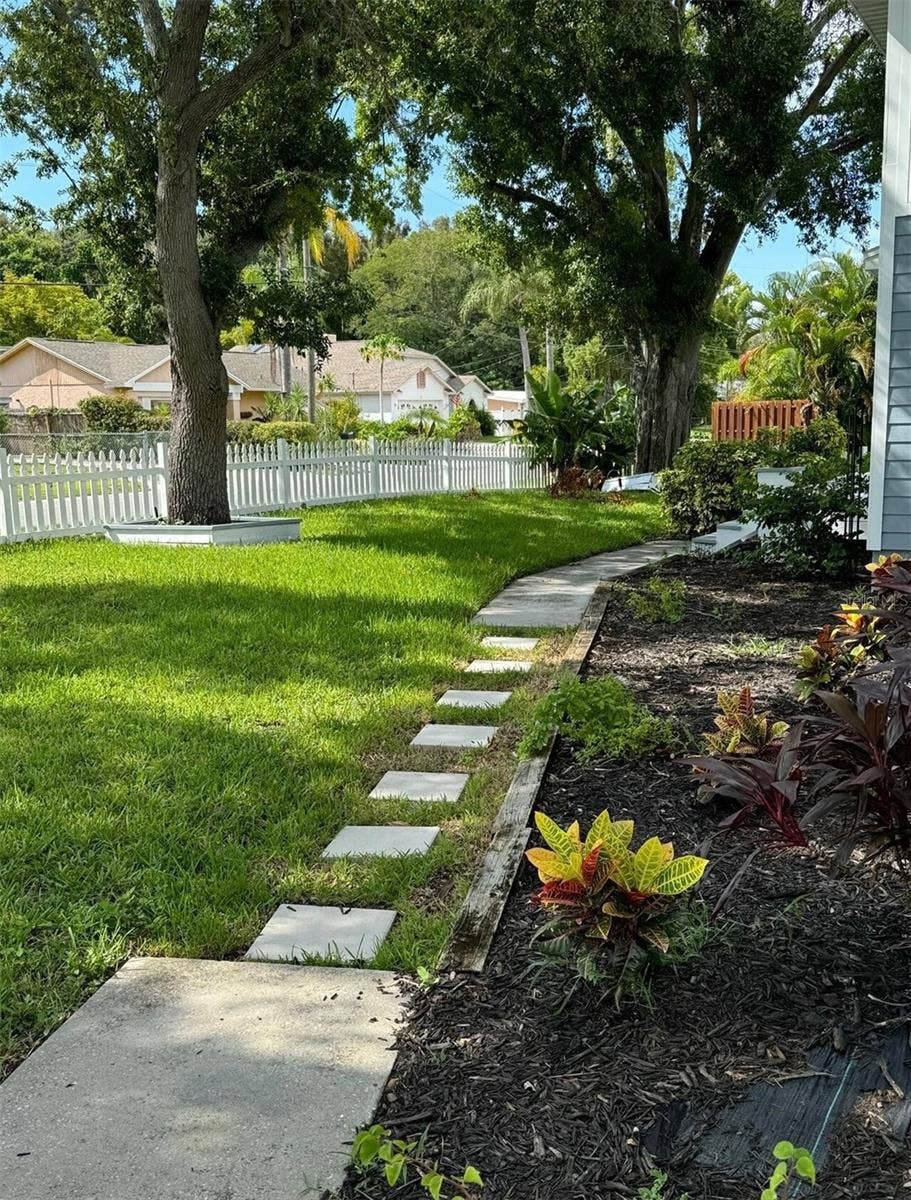 22 CYPRESS DRIVE, Palm Harbor, FL 34684 22 CYPRESS DRIVE, Palm Harbor, FL 34684