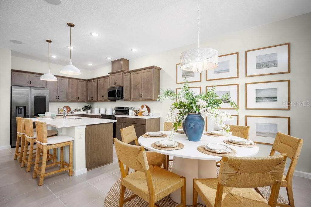 325 FOX RIDGE DRIVE, Groveland, FL 34736 Kitchen & Dining Room