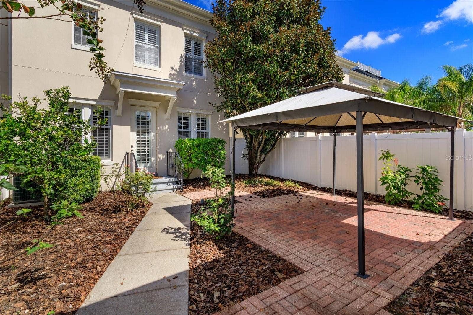 3692 LOWER UNION ROAD, Orlando, FL 32814 Entertaining Courtyard!