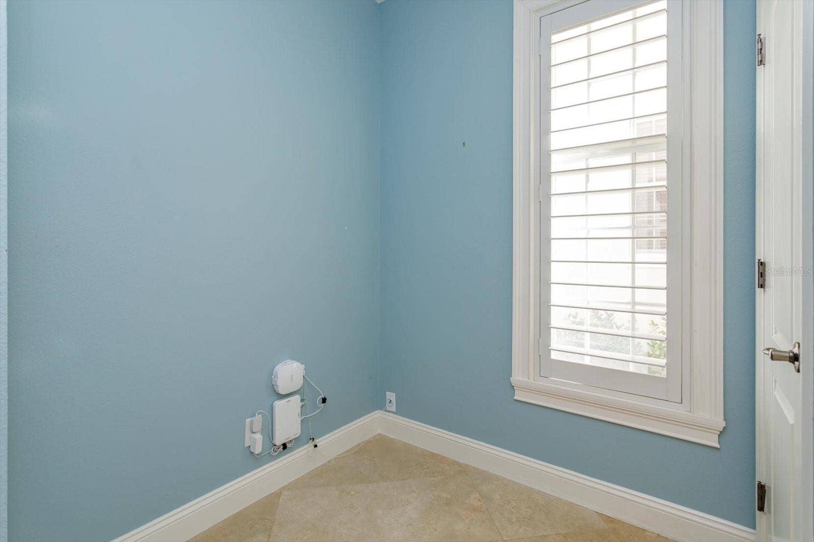 3692 LOWER UNION ROAD, Orlando, FL 32814 Office/Butlers Pantry/Craft Area!