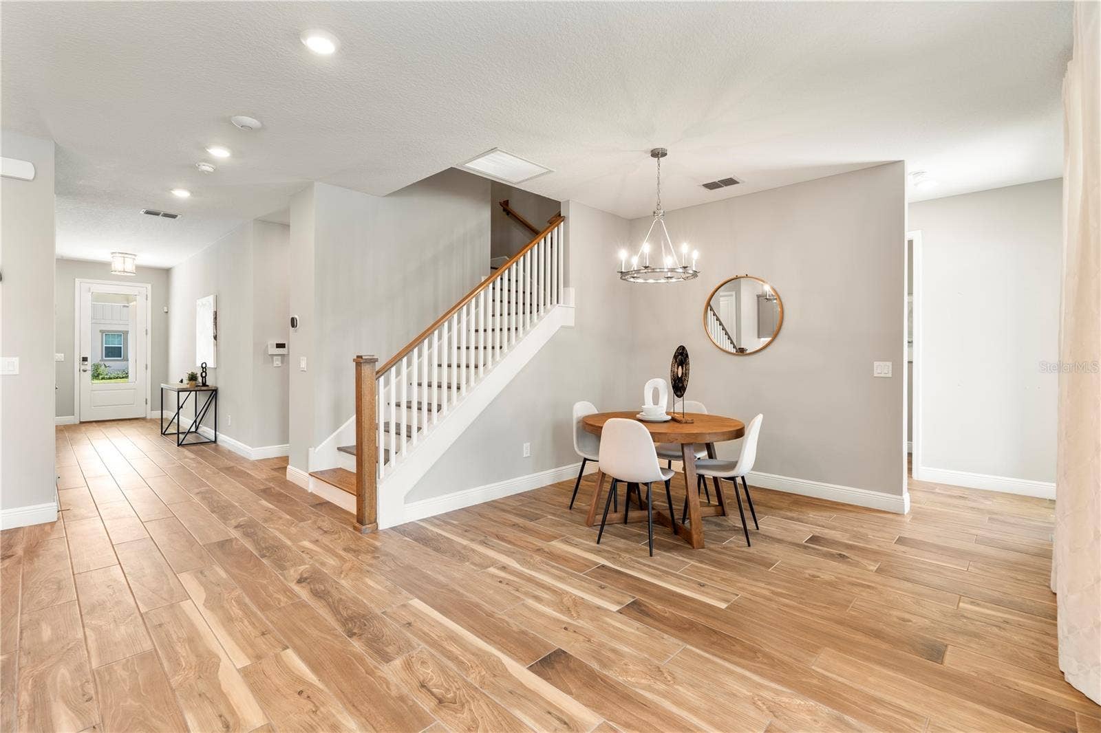 FOYER / DINETTE / STAIR VIEW