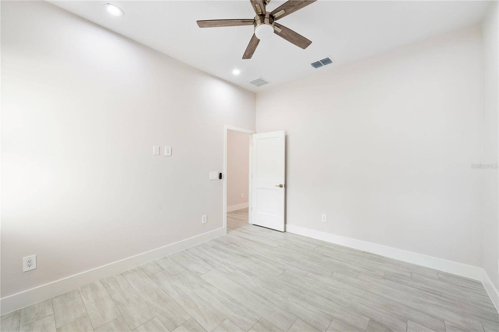 30614 QUINCE AVENUE, Eustis, FL 32736
