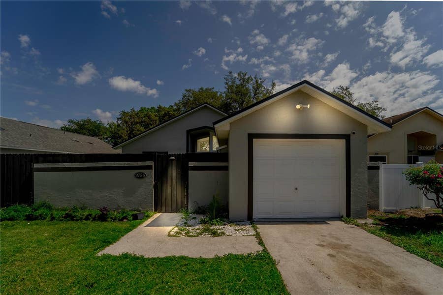 Property photo for 9785 PINEY POINT CIRCLE, Orlando, FL