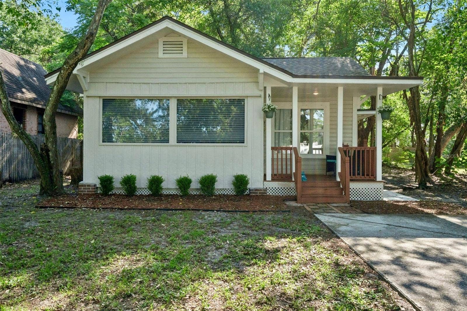 2415 S LAUREL AVENUE, Sanford, FL 32771 front exterior