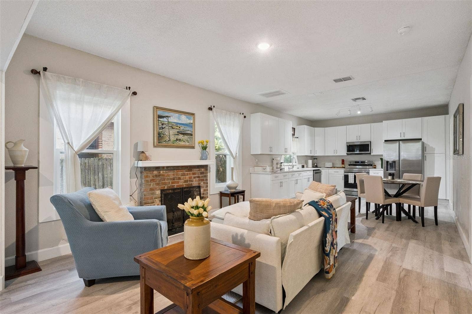 2415 S LAUREL AVENUE, Sanford, FL 32771 family room