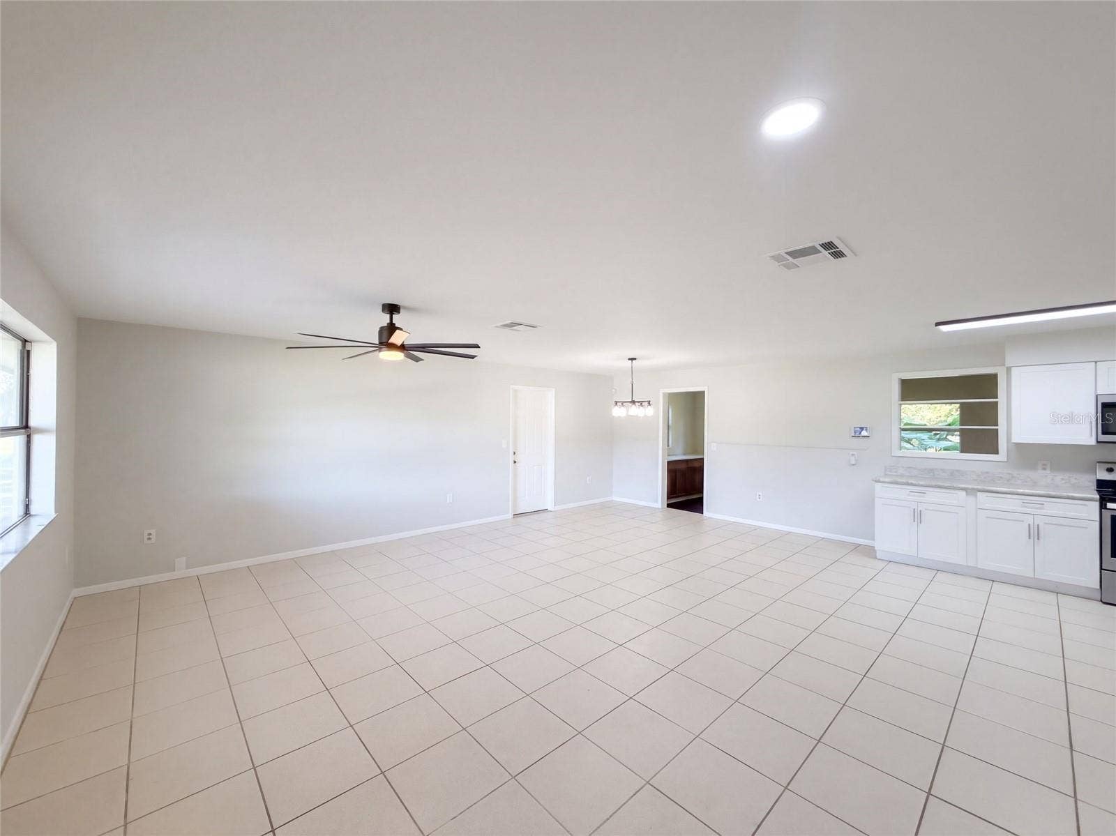 425 W DAUGHTERY ROAD, Lakeland, FL 33809