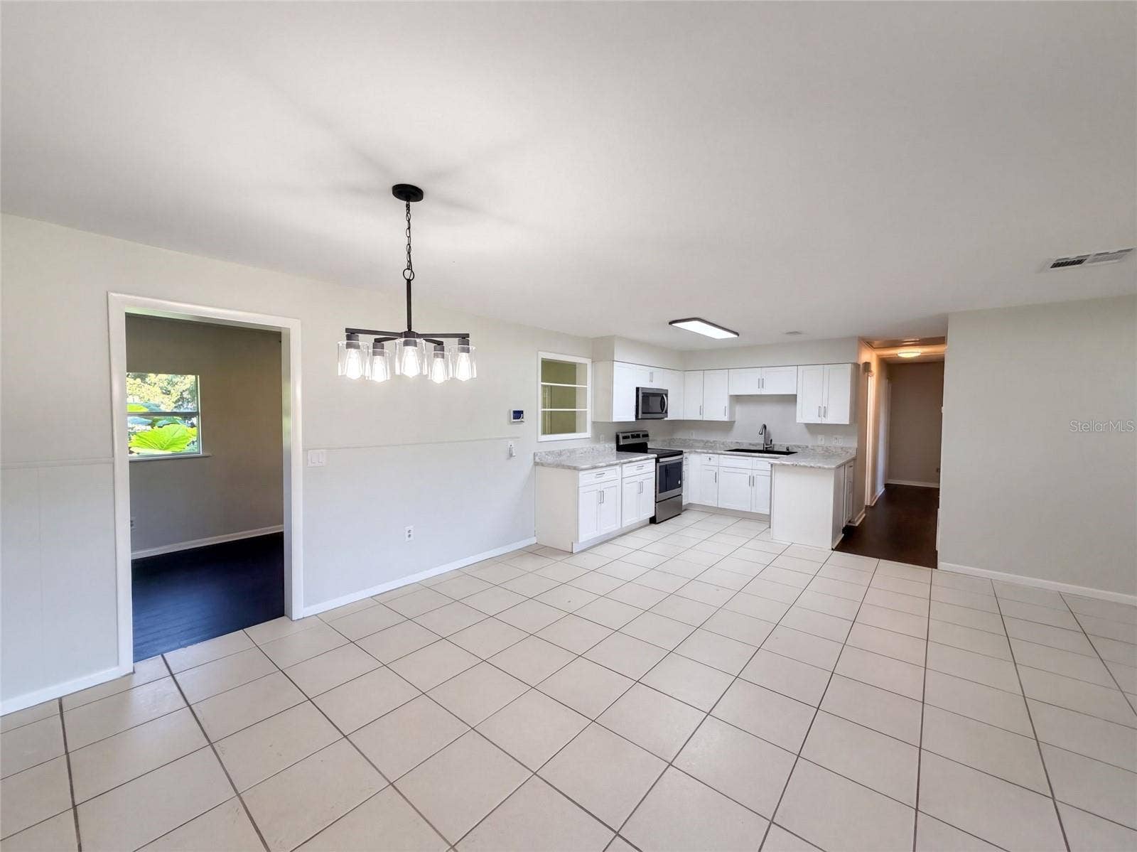 425 W DAUGHTERY ROAD, Lakeland, FL 33809