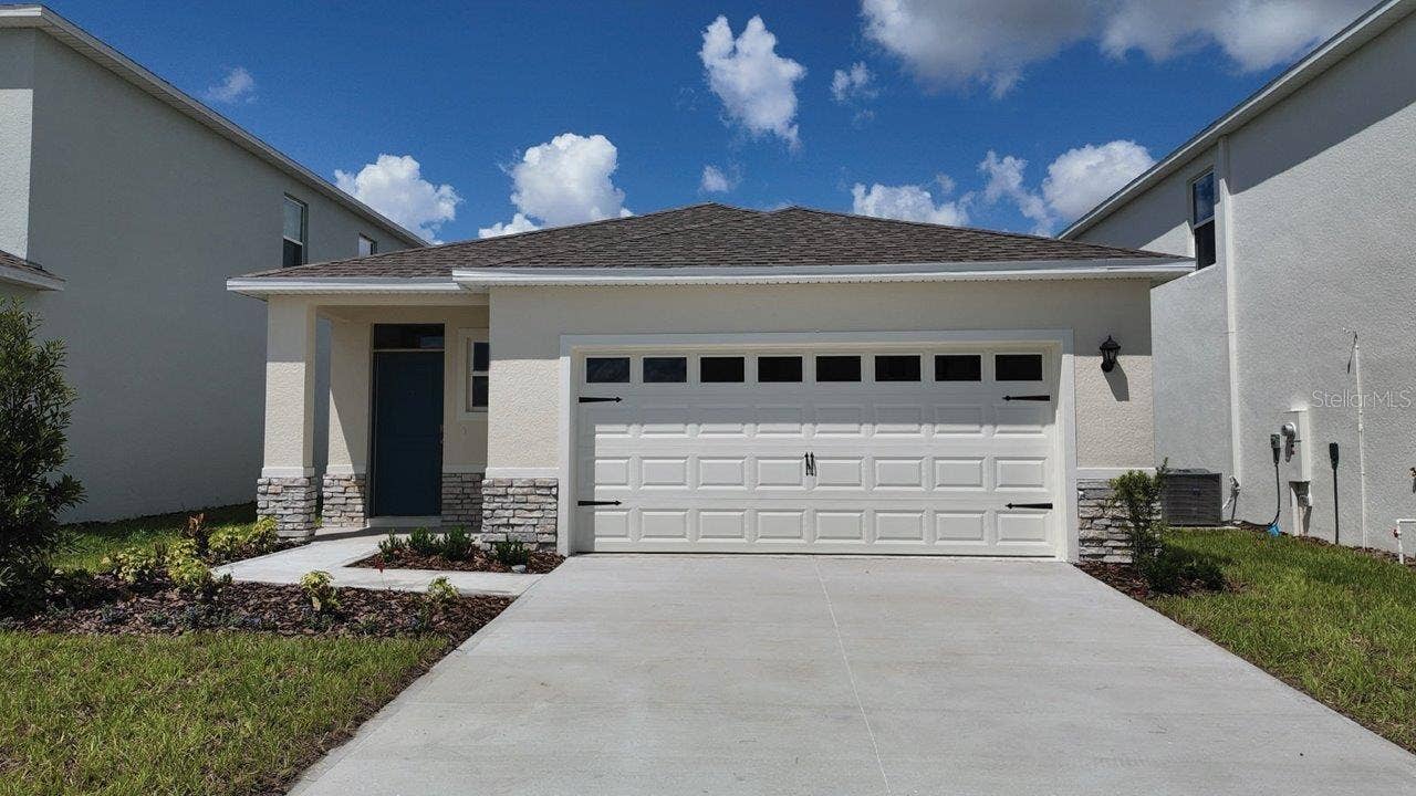 4561 BARBERRY AVENUE, Lakeland, FL 33811 4561 BARBERRY AVENUE, Lakeland, FL 33811